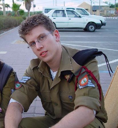 סטוצים - ElanMG - אני סטודנט לקולנוע שלומד בניו יורק. אני מגיע לביקור בארץ ומחפש לבלות ולהנות עם מישהי בזמן שאני בארץ.