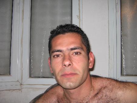 סטוצים - מני - תתרשמי לבד.
לא יודע לכתוב